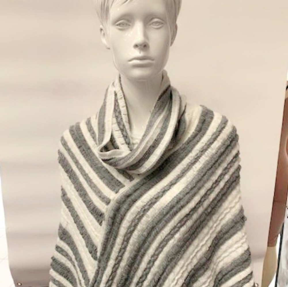 Women's Fashion Poncho - One Size